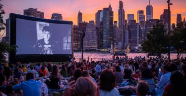Créer un cinéma en plein air Guide pour votre setup estival parfait