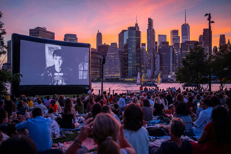 Créer un cinéma en plein air Guide pour votre setup estival parfait
