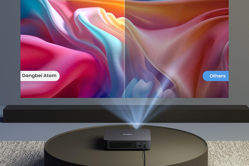 Dangbei Atom Mini Le - Vidéoprojecteur Portable Ultra-Compact qui Défie les Géants