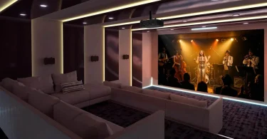 Projecteur Optoma UHZ78LV installé au plafond dans une salle de home cinéma luxueuse, projetant un concert avec des couleurs vives grâce à la technologie laser triple RGB.