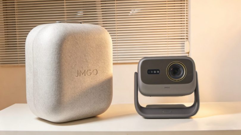 Projecteur 4K JMGO N3 Ultimate à triple laser MALC 5.0 avec système optique 3-en-1 intégré, 5 800 lumens ISO et design sur pied gimbal
